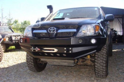 ZDERZAK PRZÓD BEZ BULLBARA TOYOTA HILUX 05-11