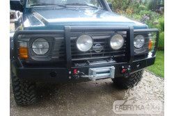 ZDERZAK PRZÓD Z BULLBAREM BEZ OTWORÓW NA LAMPY NISSAN PATROL Y60