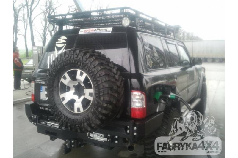 ZDERZAK TYŁ Z PŁYTĄ POD WYCIĄGARKĘ NISSAN PATROL Y61