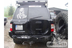 ZDERZAK TYŁ Z PŁYTĄ POD WYCIĄGARKĘ NISSAN PATROL Y61