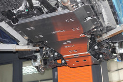 Stalowa osłona podwozia, reduktora - Toyota Hilux REVO