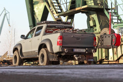 Mocowanie koła i kanistrów do zderzaków MorE 4x4