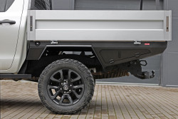 Zabudowa transportowa pickup Toyota Hilux Revo - flatbed More 4x4 - z burtami