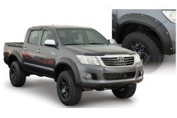 Poszerzenia błotników BUSHWACKER - Toyota Hilux