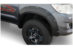 Poszerzenia błotników BUSHWACKER - Toyota Hilux